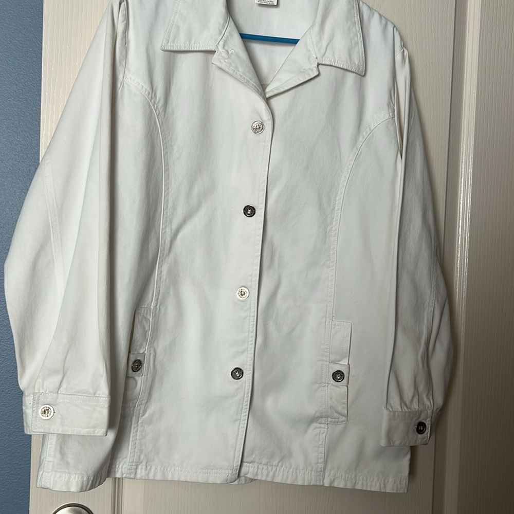 White Utility Jacket With Lightweight Fabric And … - image 2